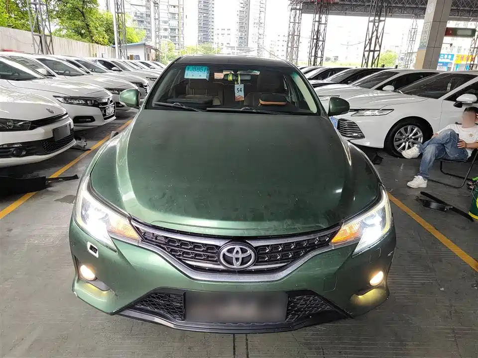 Toyota Reiz
