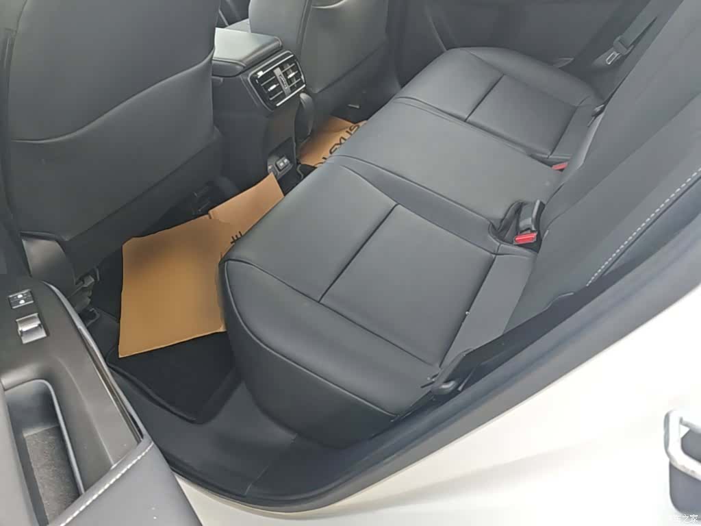 Lexus NX, 2022 17