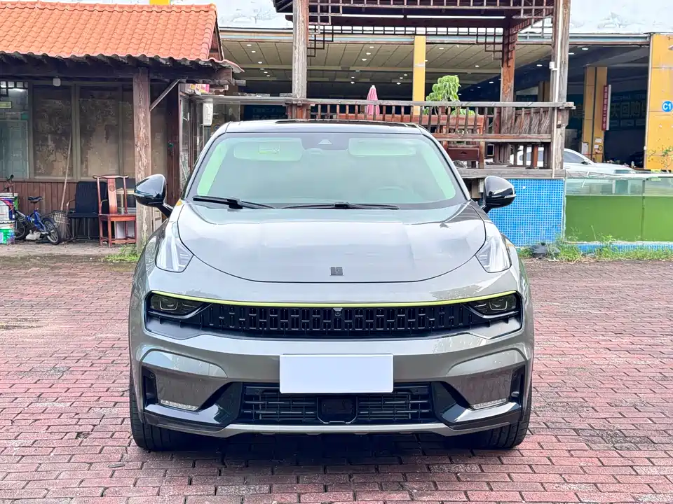 Lynk & Co 05
