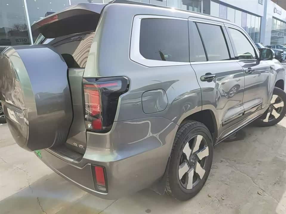 Beijing BJ60 Thunder