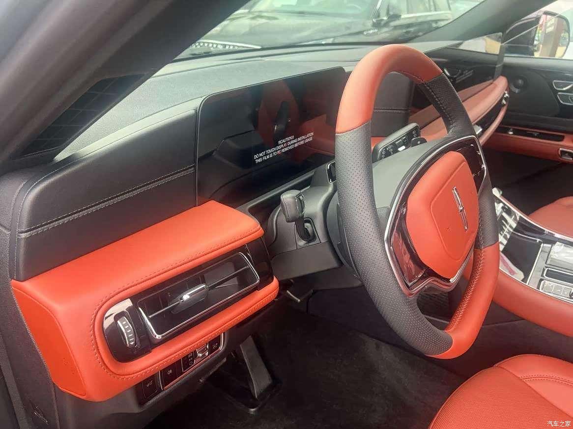 Lincoln Aviator, 2025 8