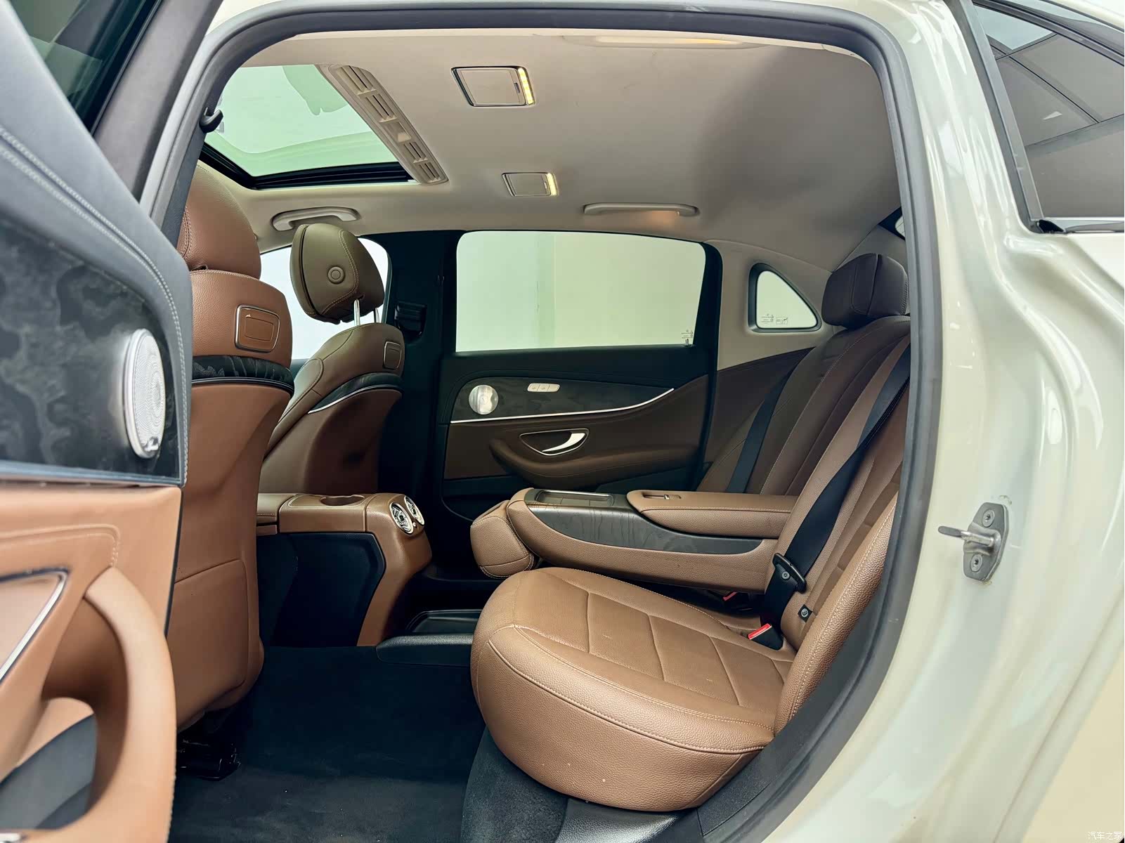 Mercedes-Benz E-Class, 2017 9