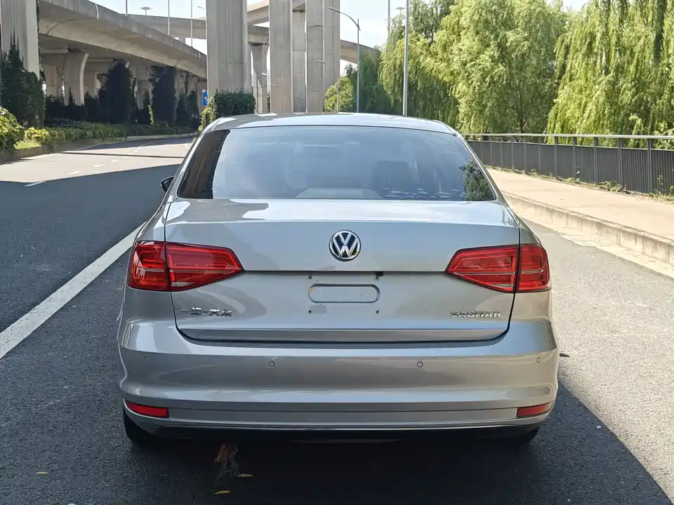 Volkswagen Sagitar