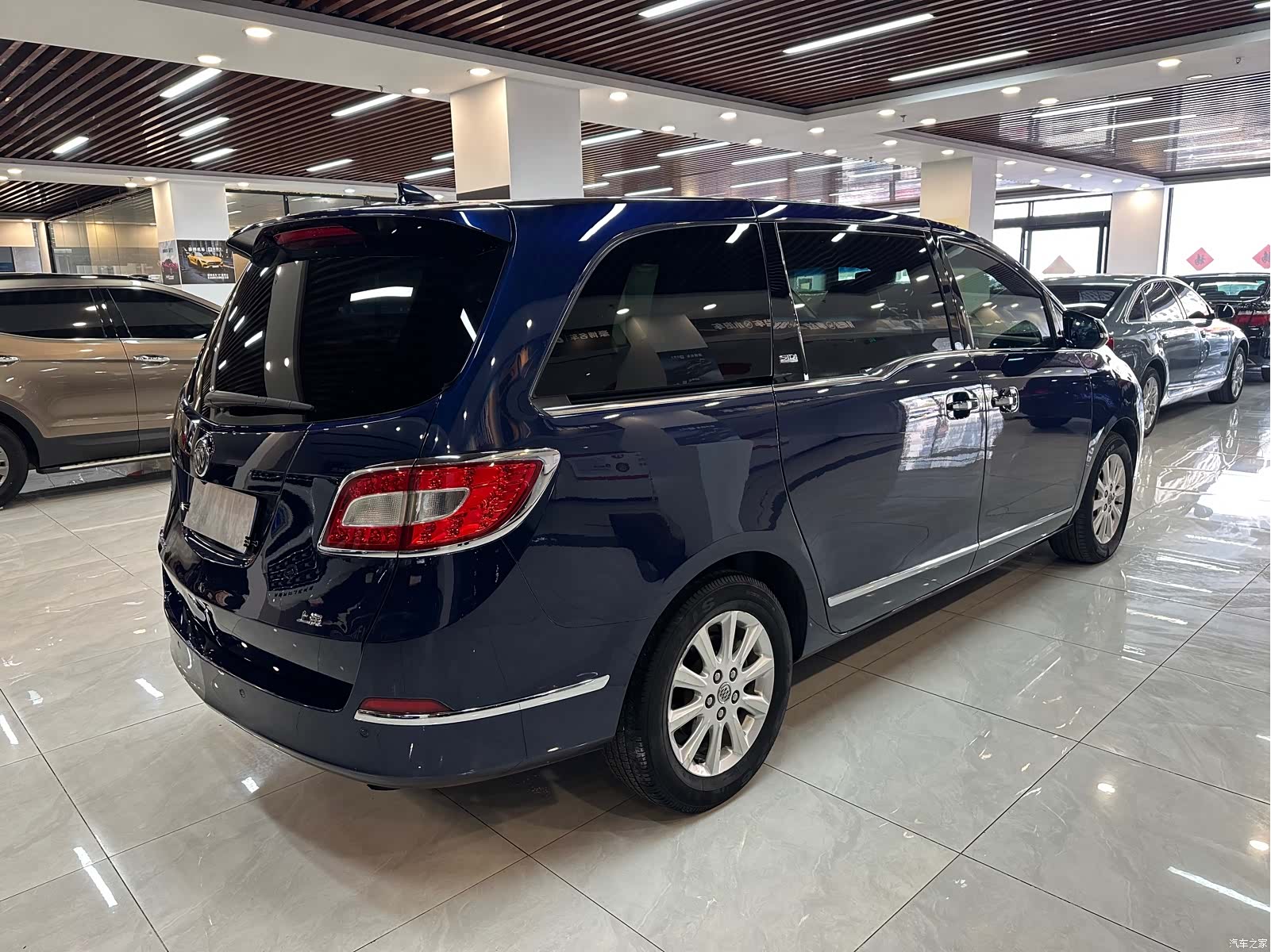 Buick GL8, 2012 6