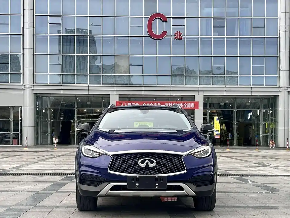 Infiniti QX30
