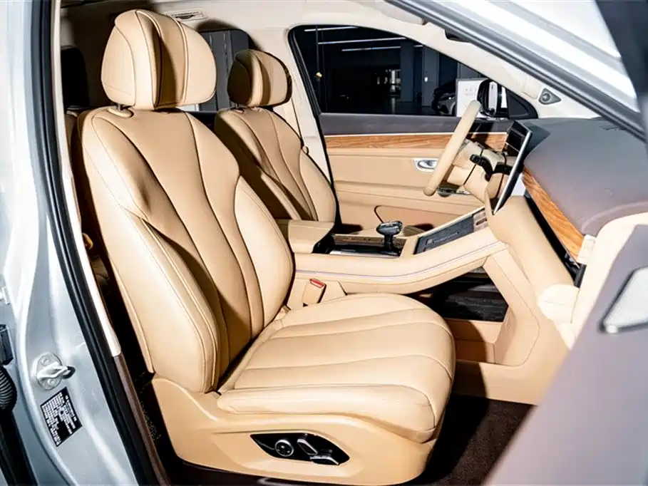 AITO Ask the world M7