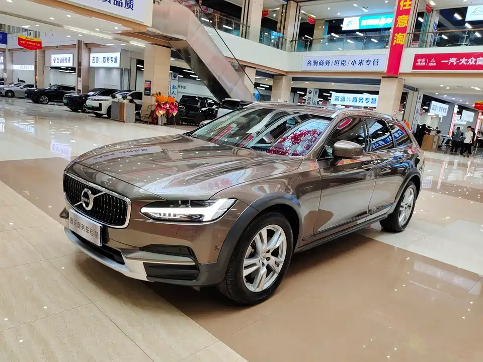 Volvo V90