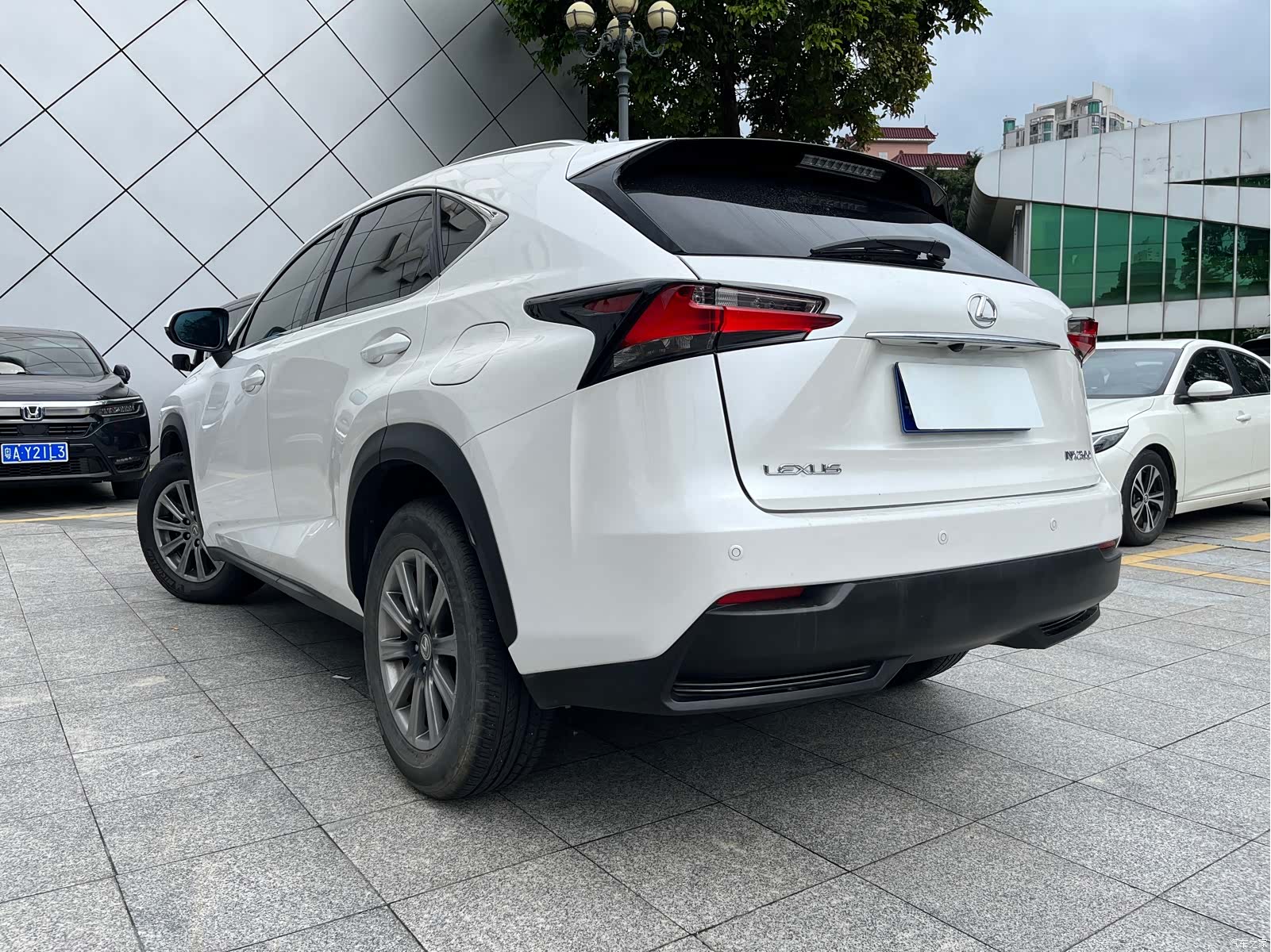 Lexus NX, 2015 3
