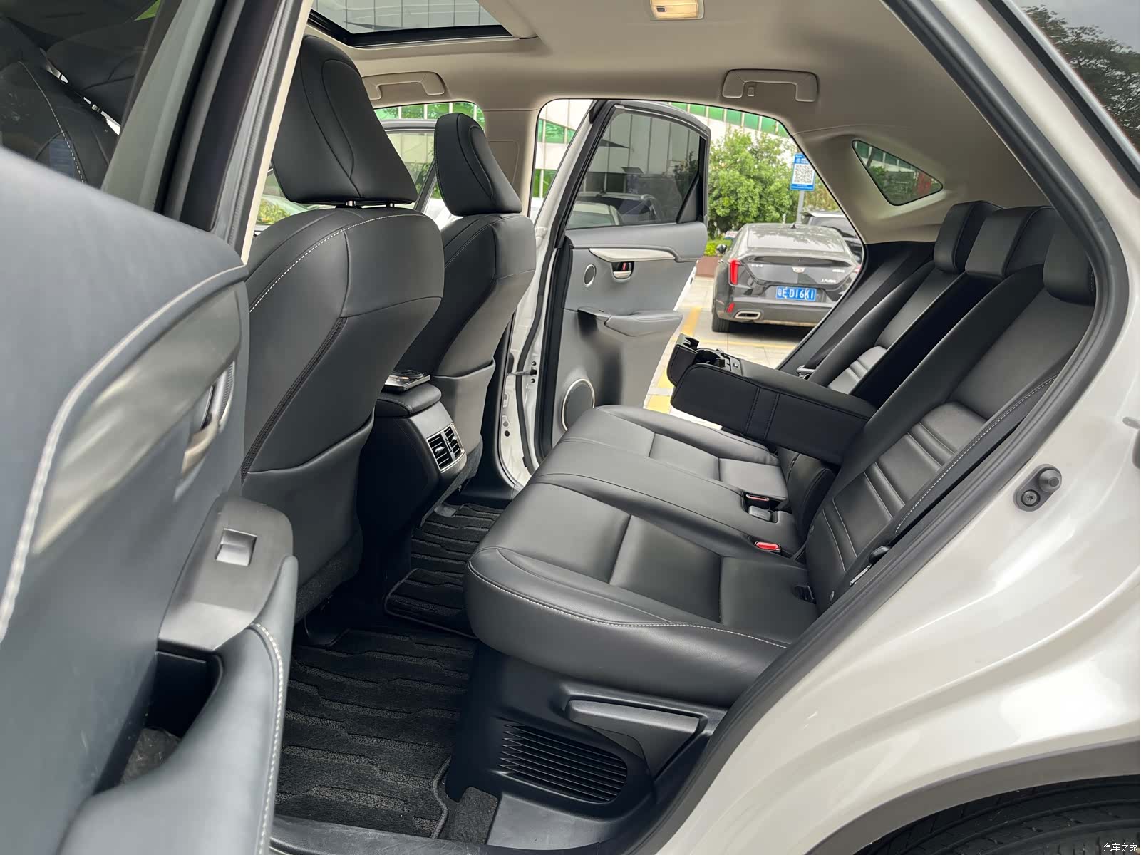 Lexus NX, 2015 13
