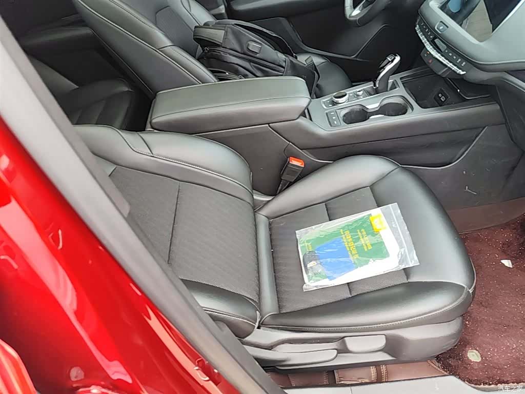 Cadillac XT4, 2023 25