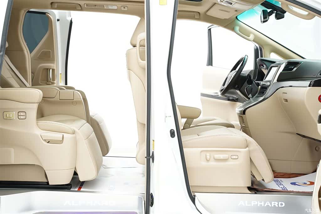Toyota Alphard, 2012 24