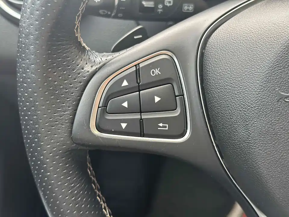 Mercedes-Benz GLA Mercedes-Benz GLA
