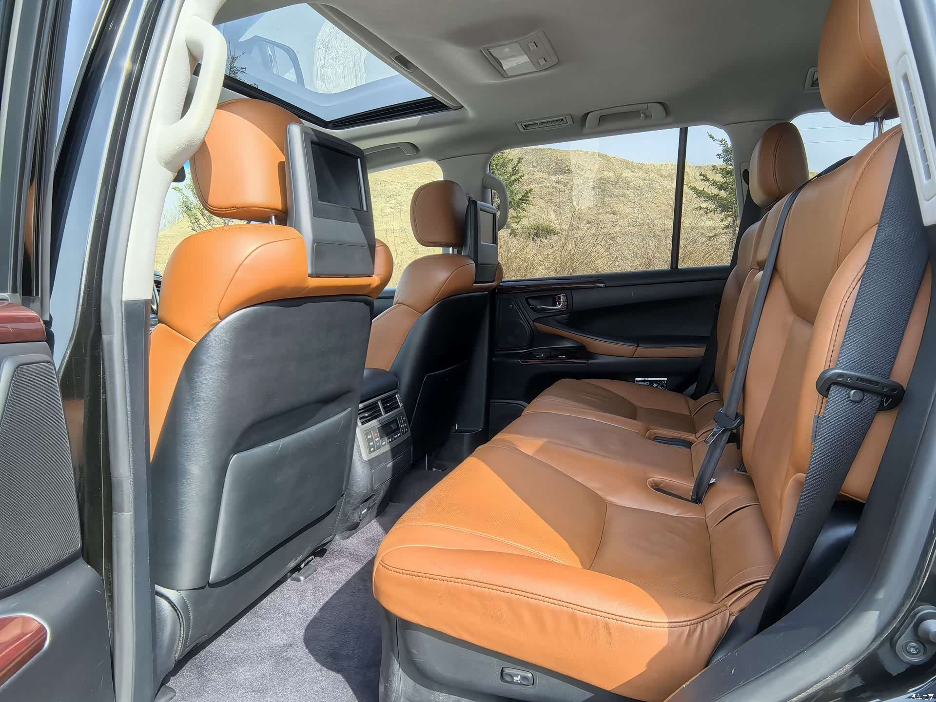 Lexus LX, 2013 12