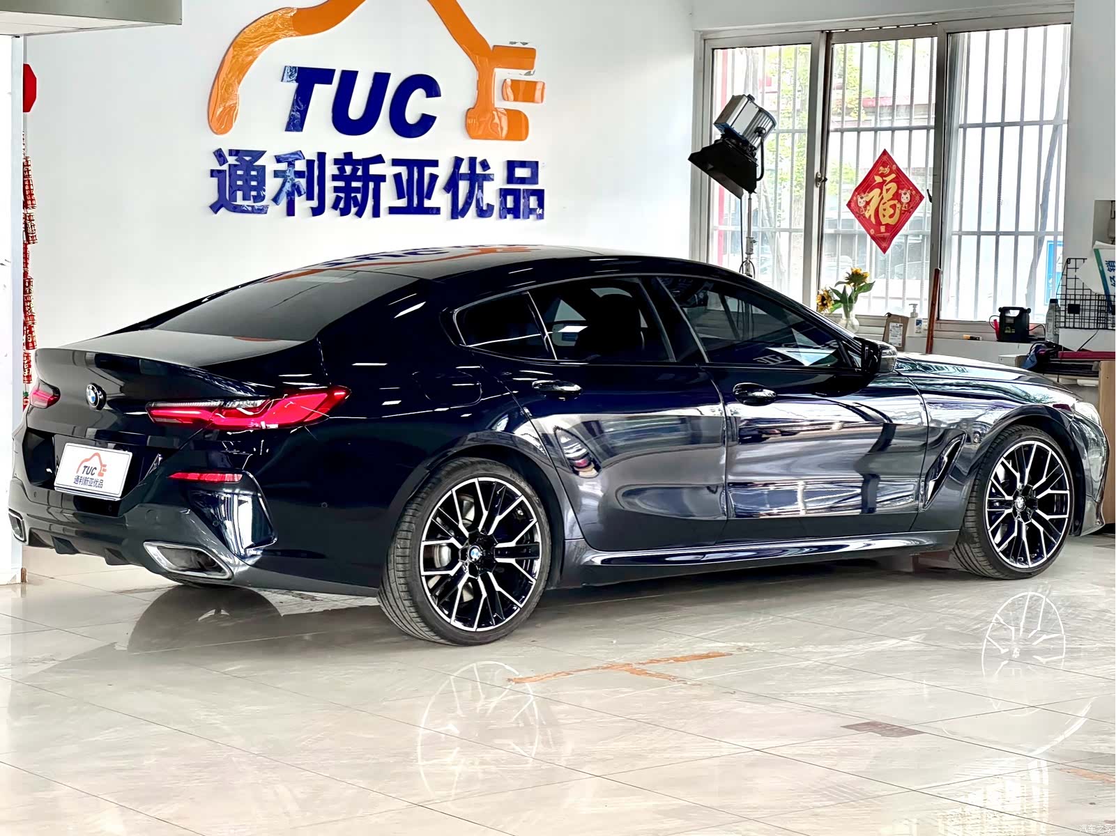 BMW 8 Series, 2024 6