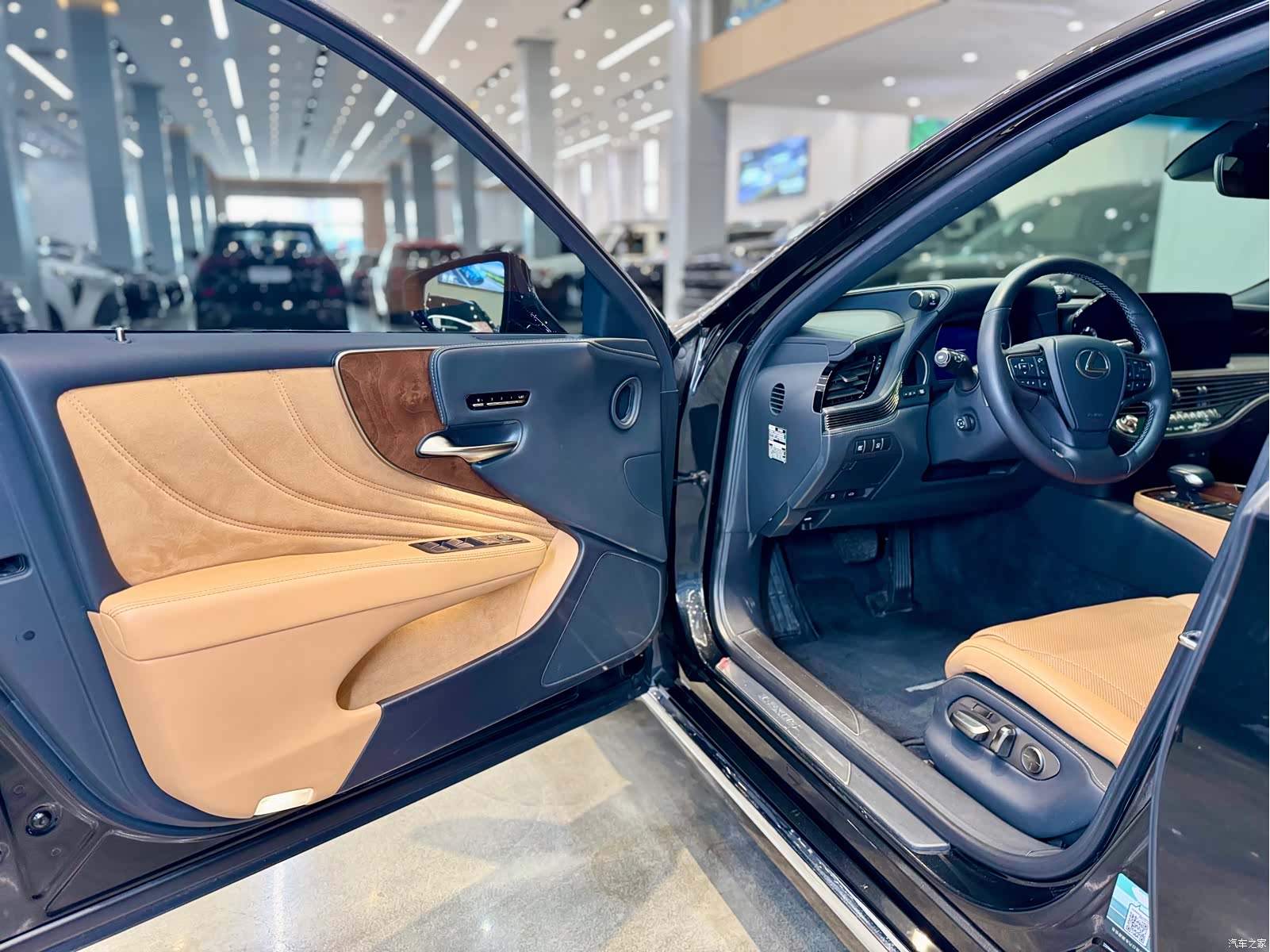 Lexus LS, 2021 8