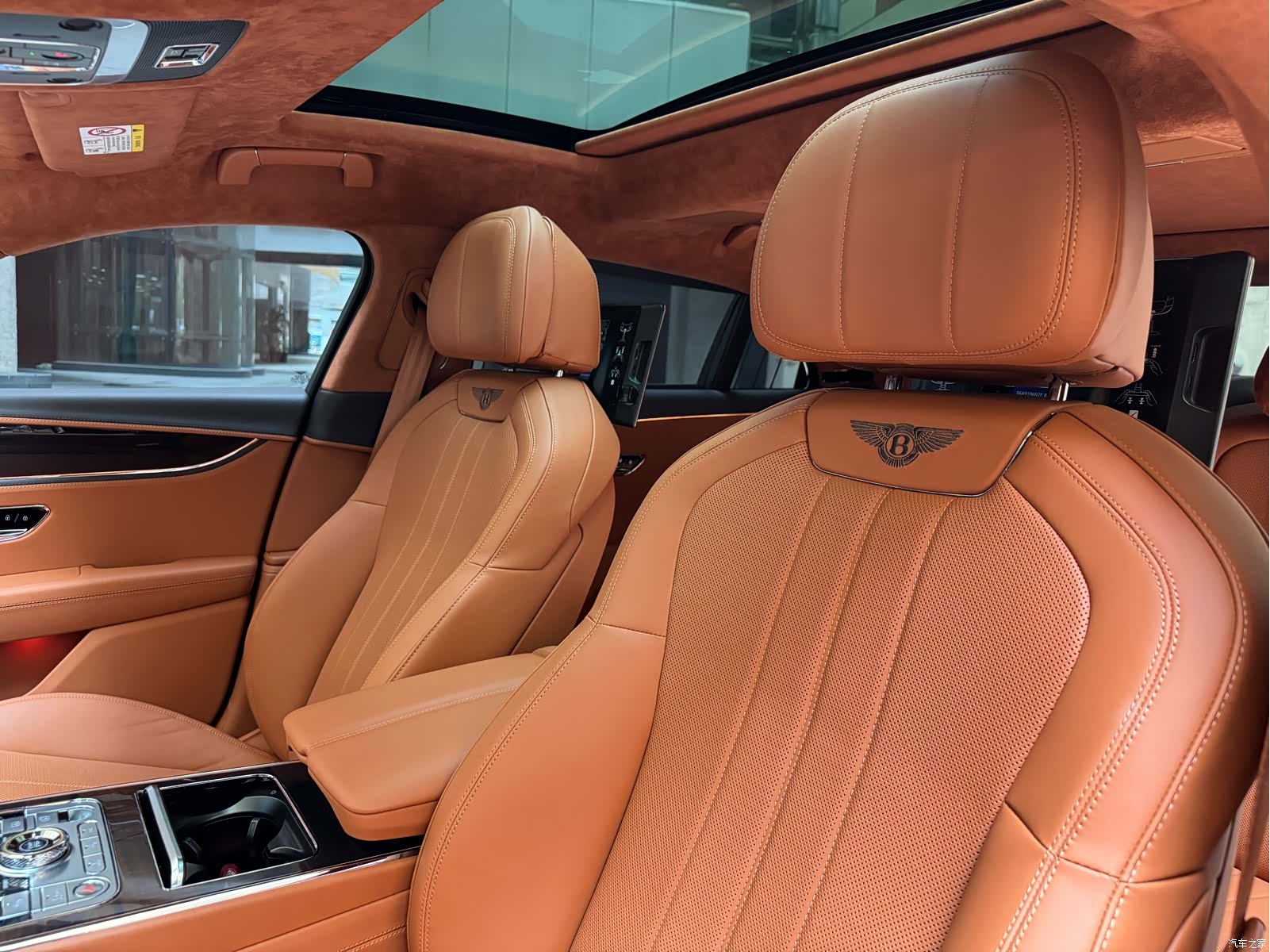 Bentley Flying Spur, 2023 15