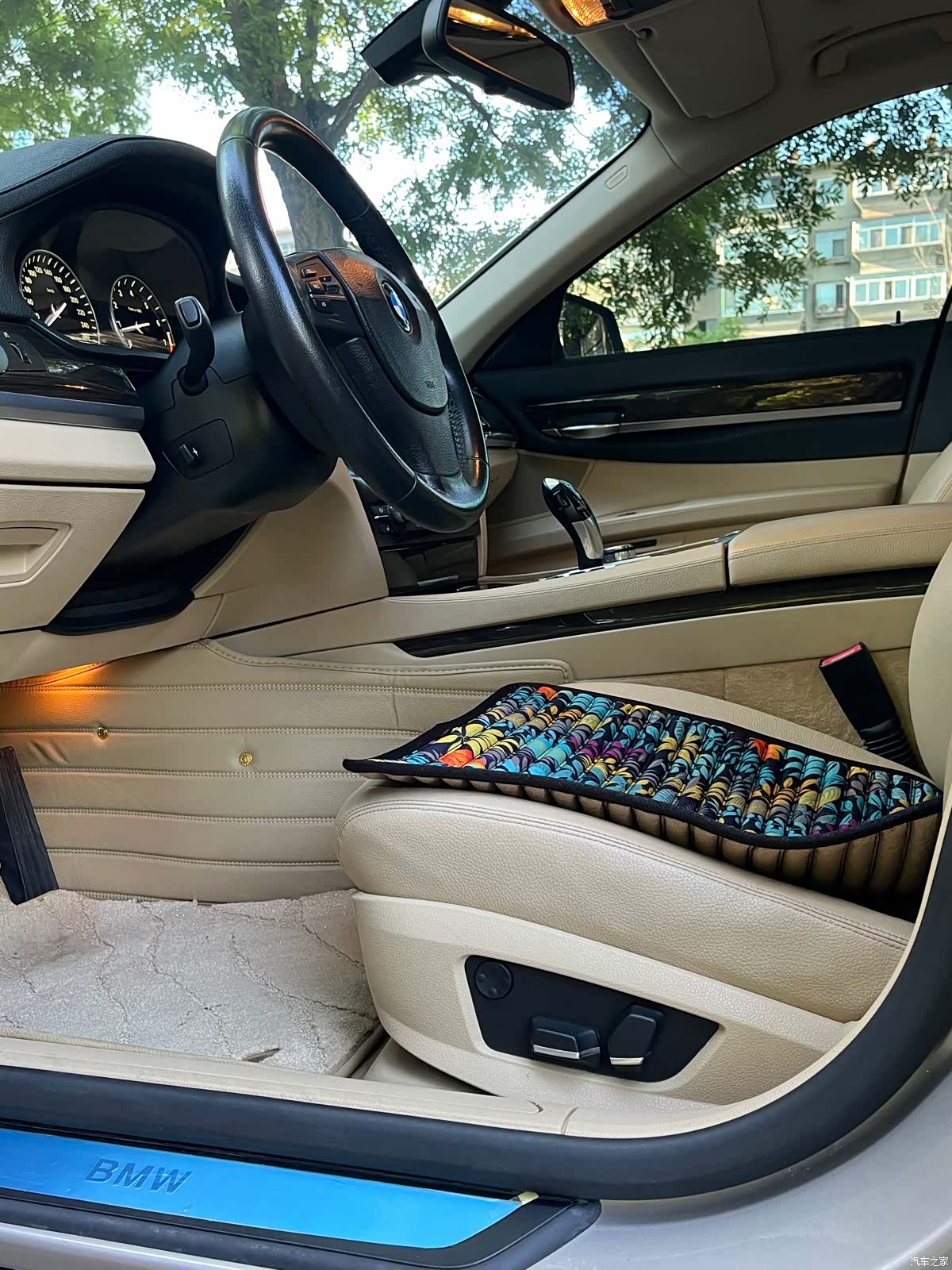BMW 7 Series, 2011 11