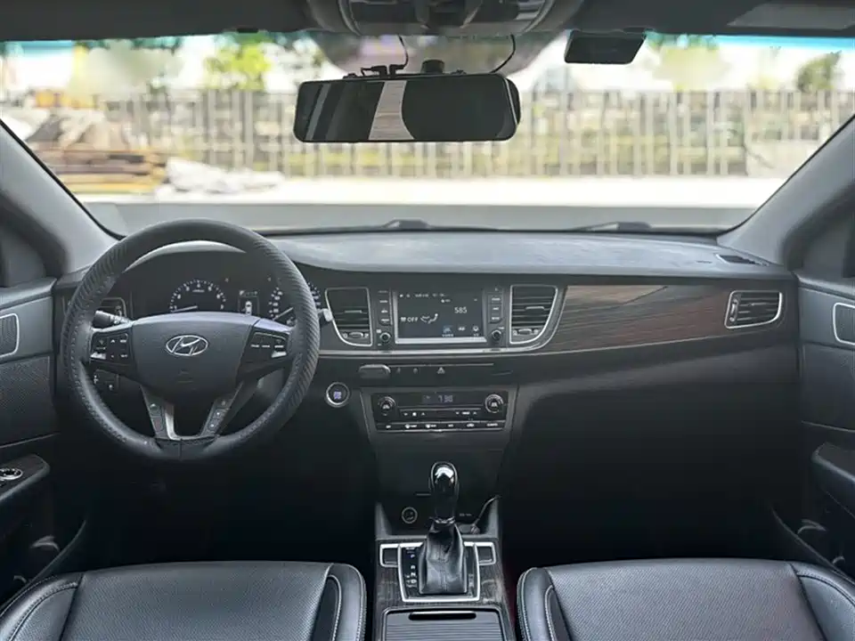 Hyundai Name picture