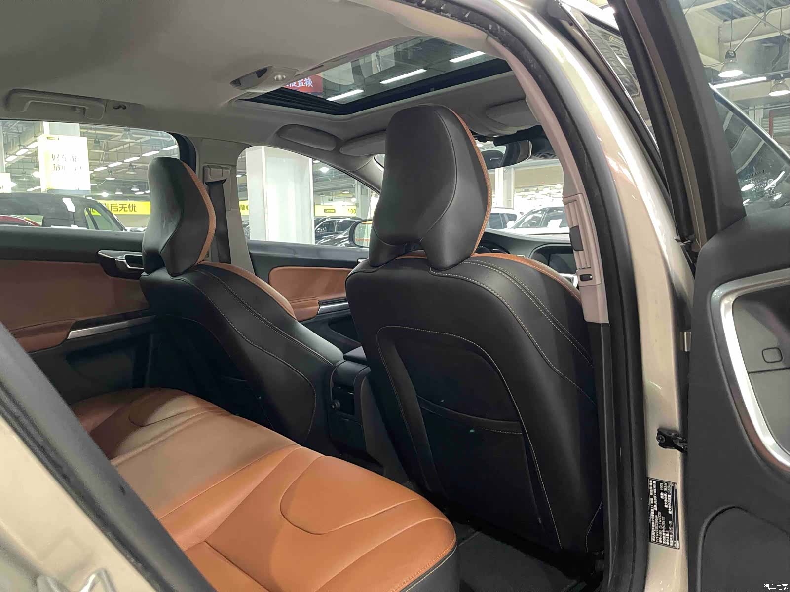 Volvo V60, 2016 14