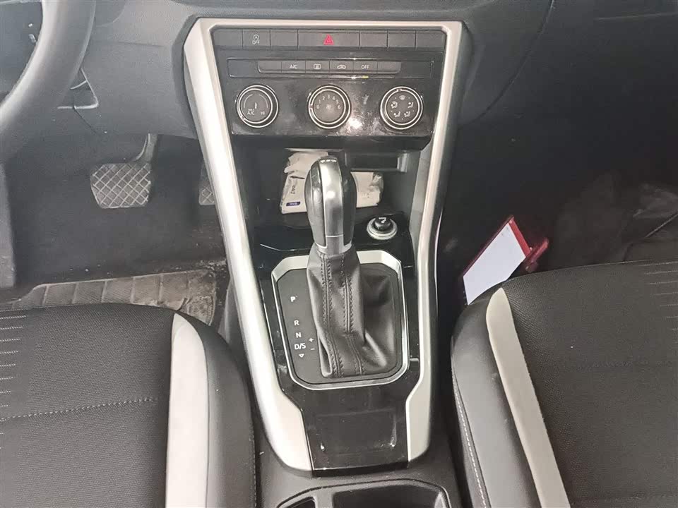 Volkswagen T-ROC exploring Songs