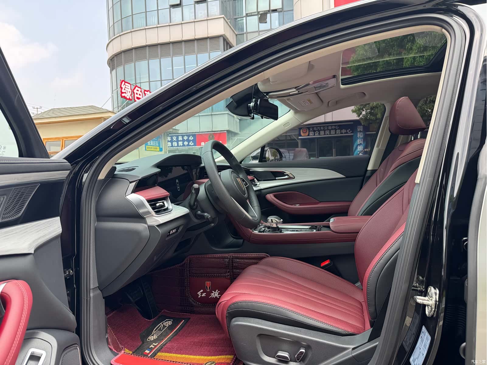 Hongqi H5, 2024 10