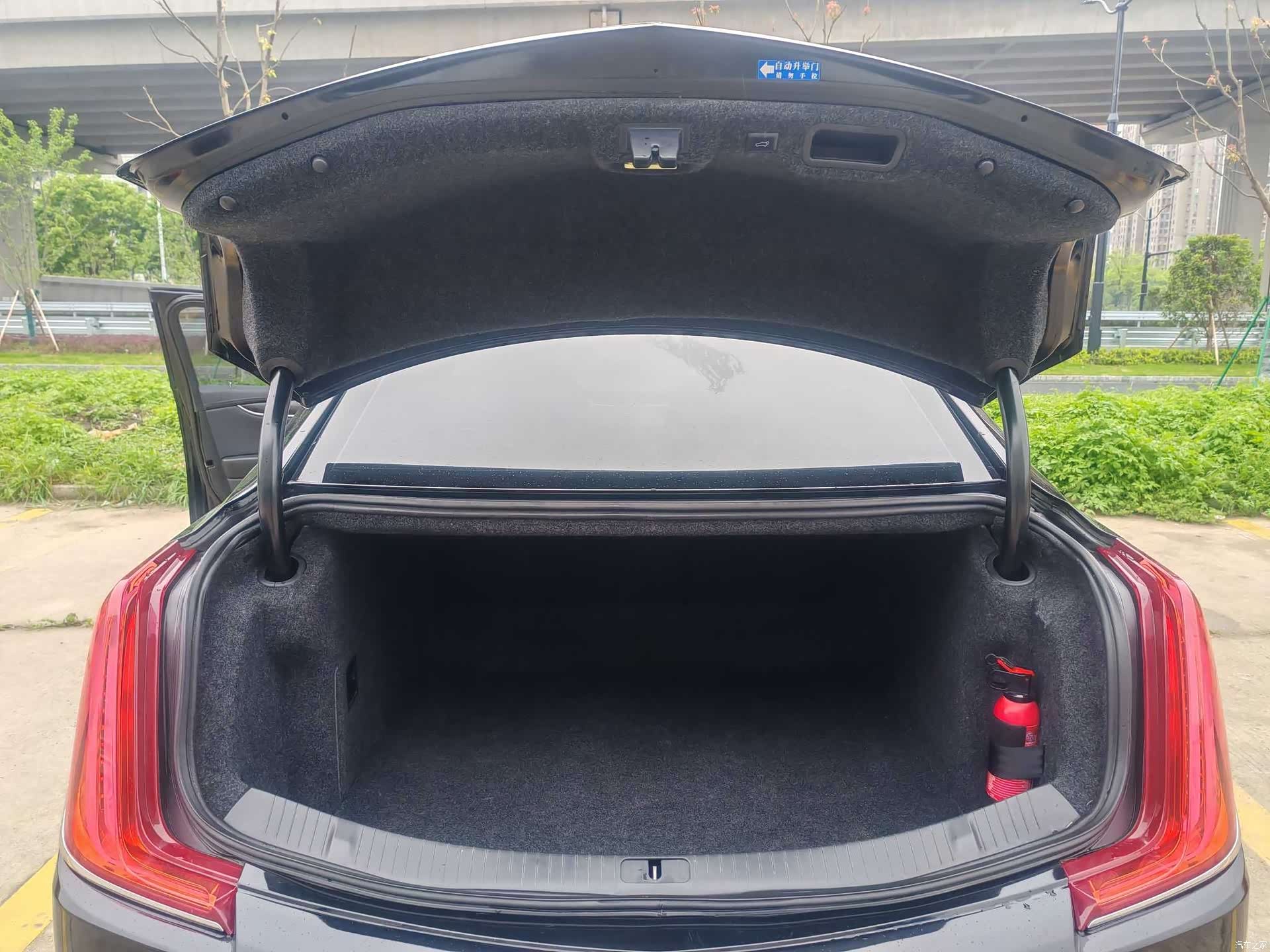 Cadillac XTS, 2019 19