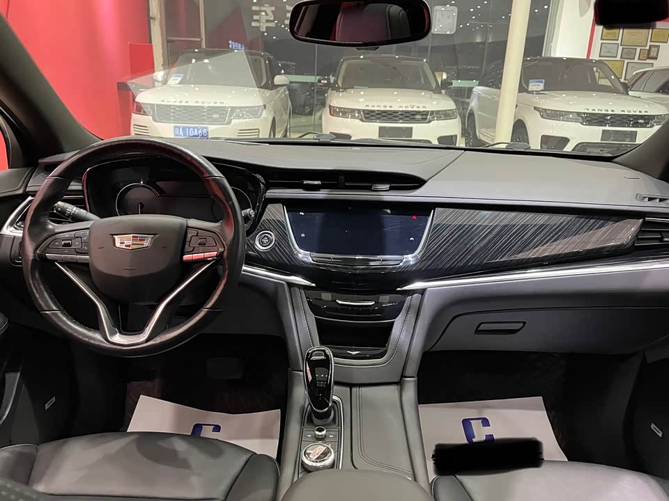 Cadillac XT6