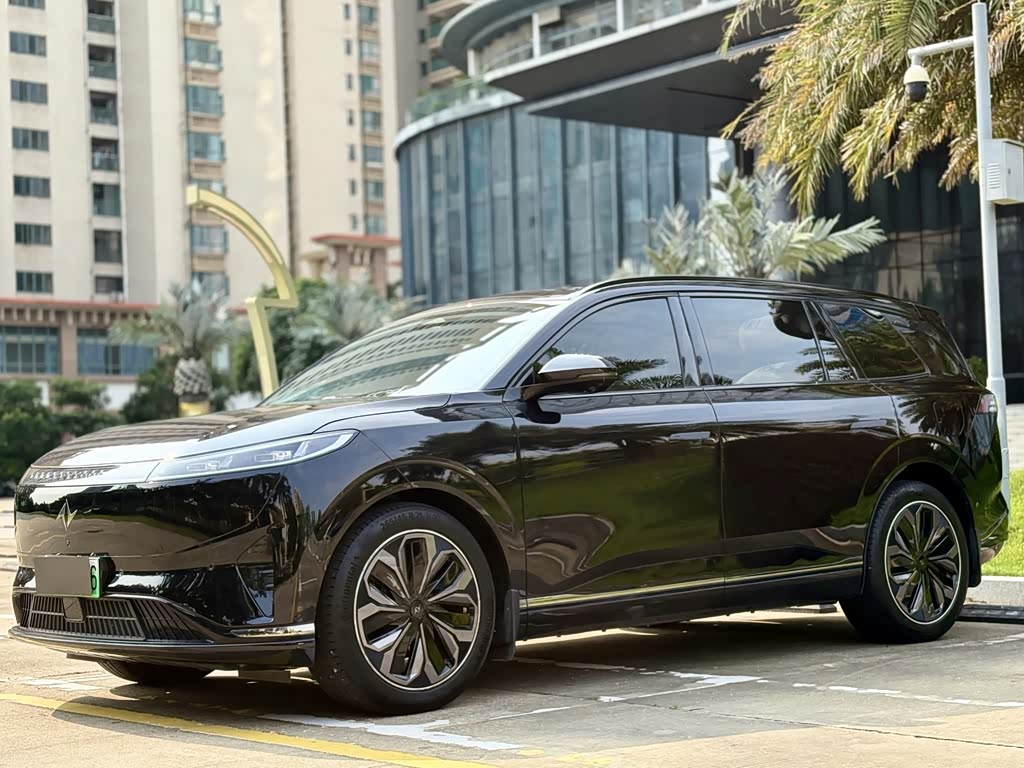 Dongfeng eπ008