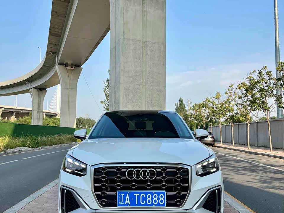 Audi Q2L