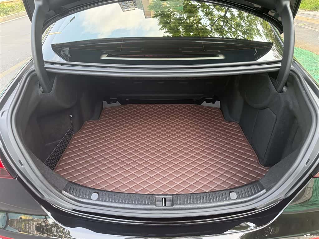 Mercedes-Benz E-Class, 2022 15