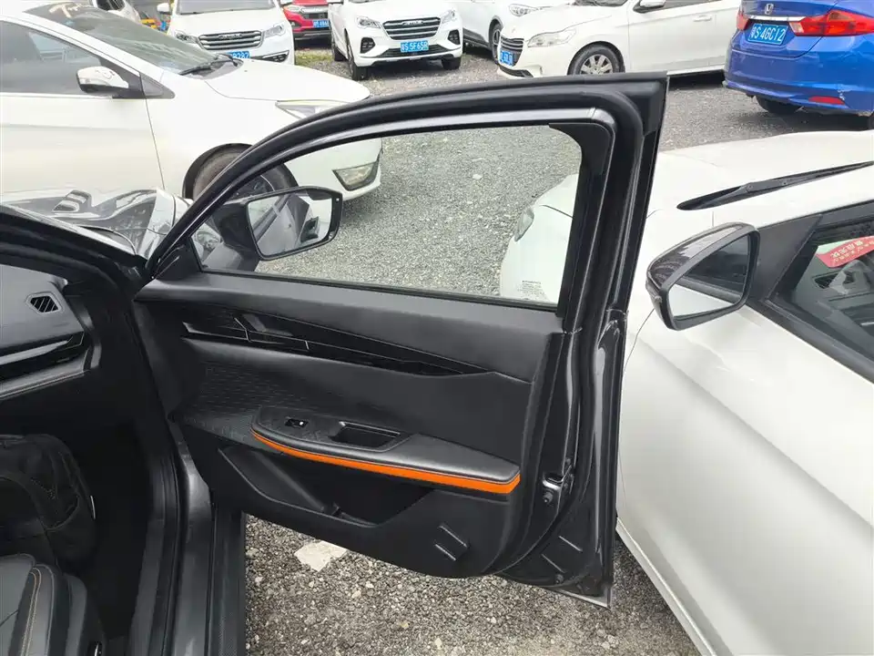 Changan UNI-V Smart iDD