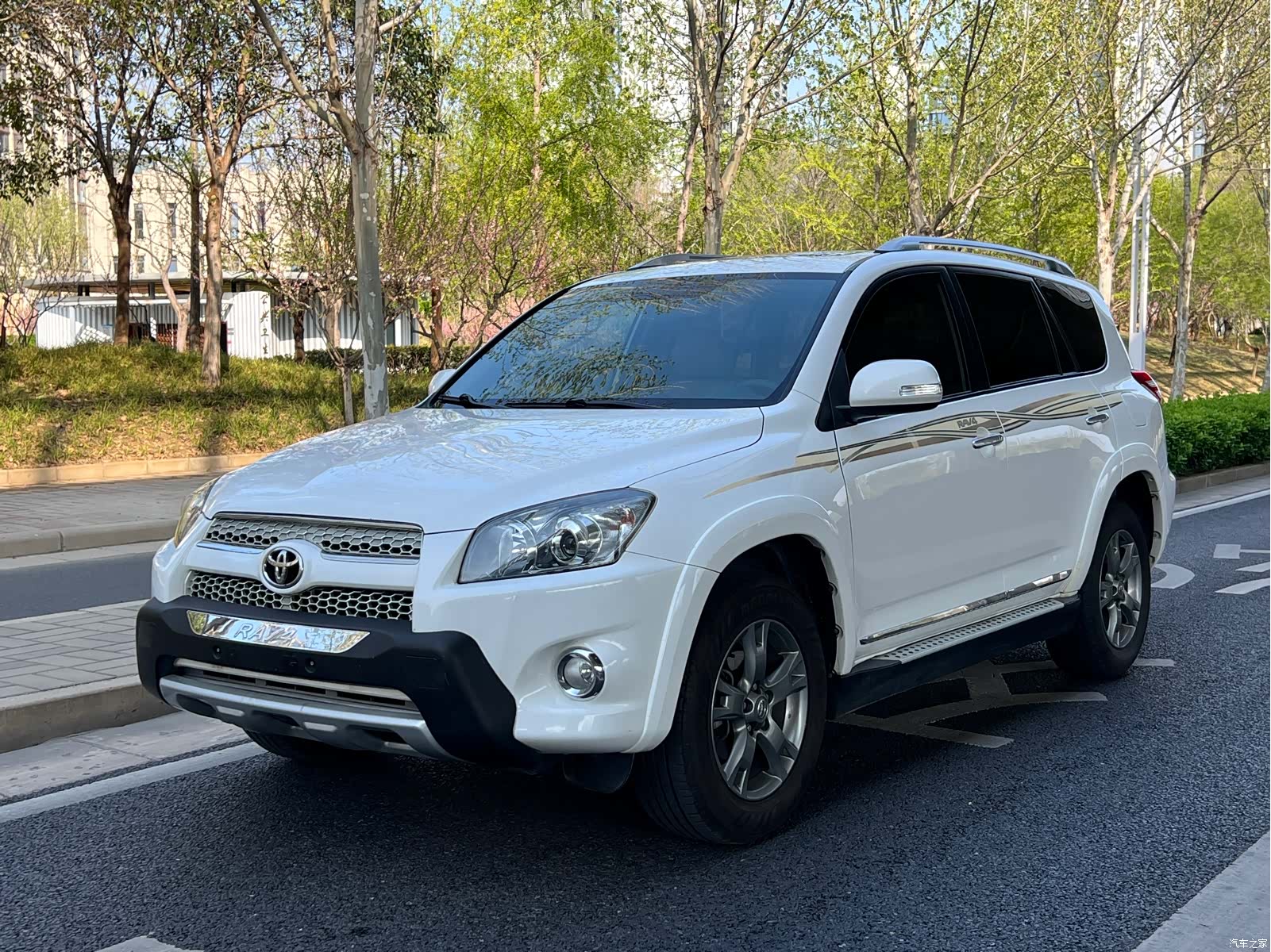 Toyota RAV4, 2012 3