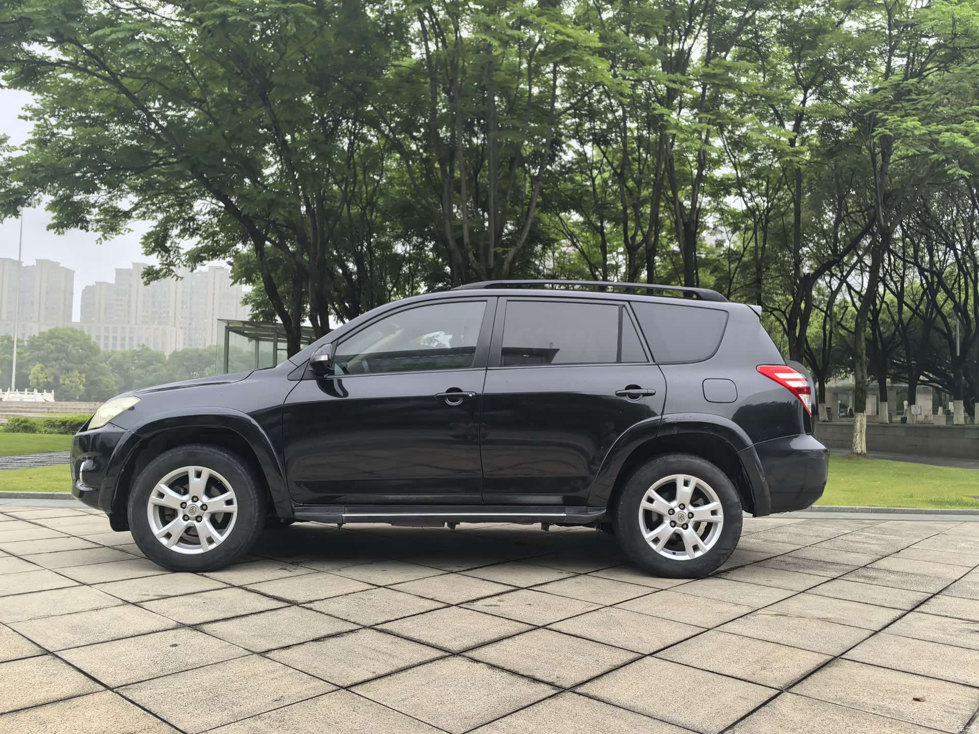 Toyota RAV4, 2013 4