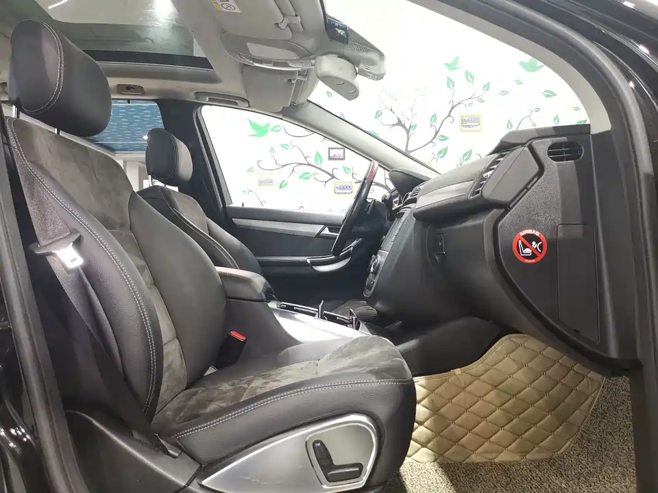 Mercedes-Benz R-class