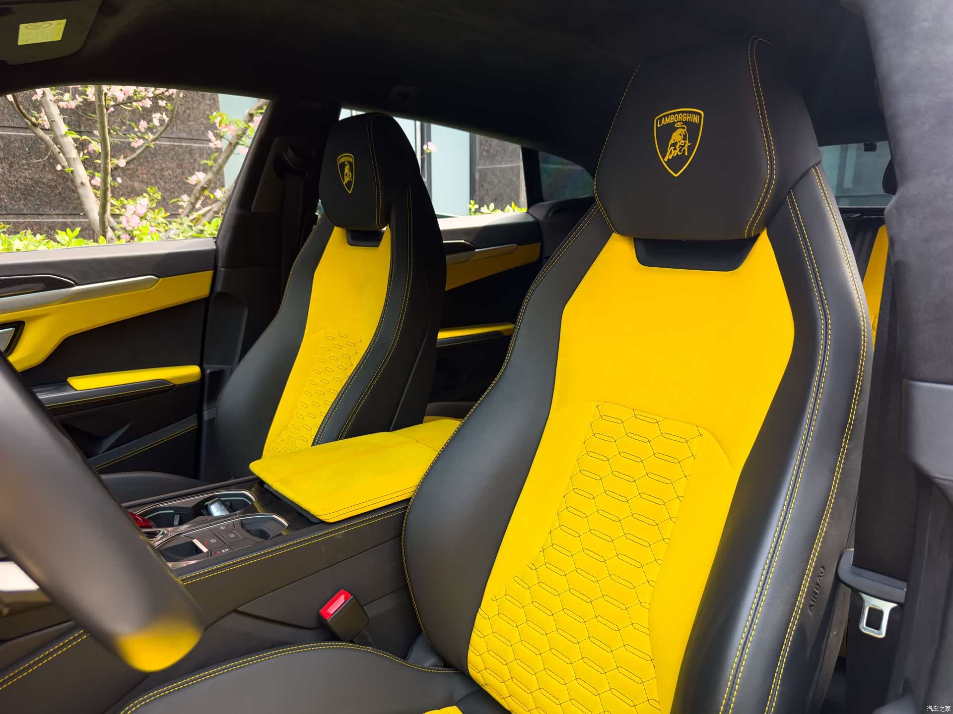Lamborghini Urus, 2019 9