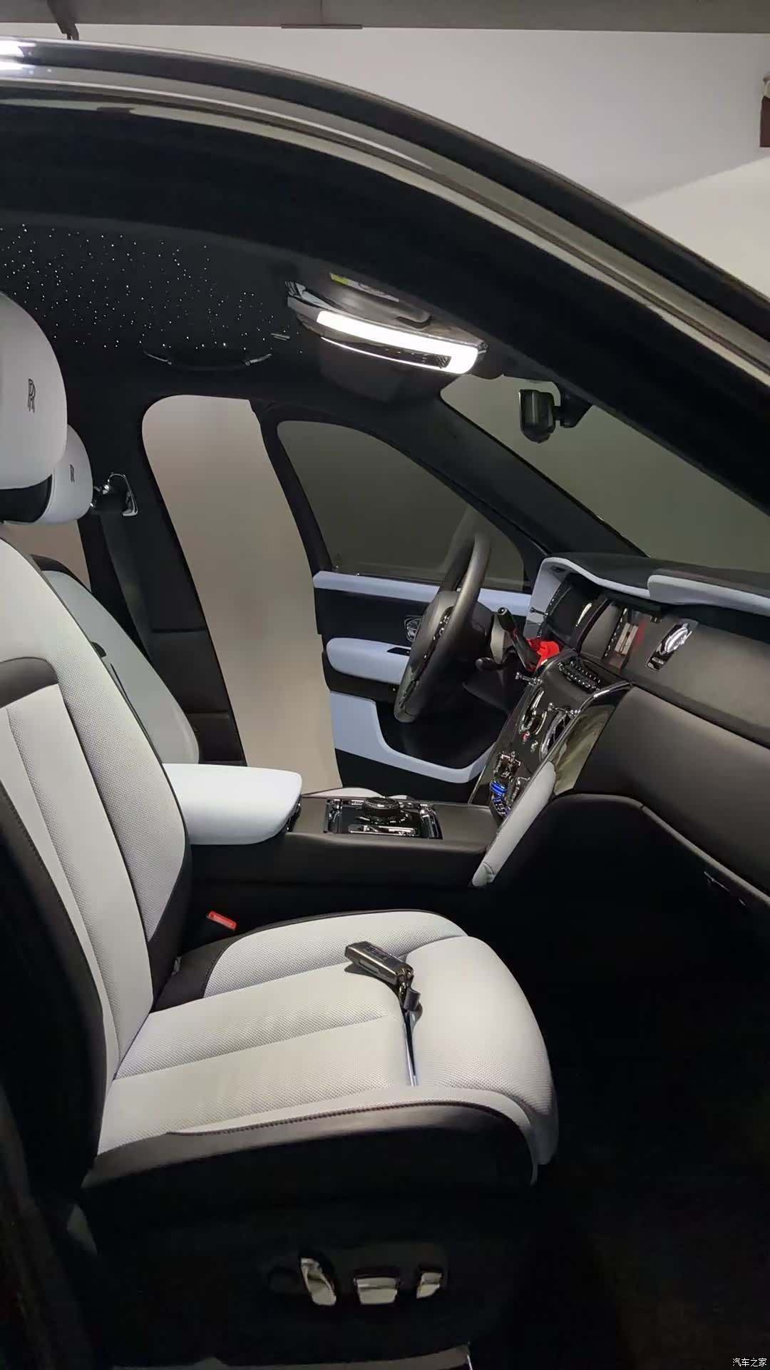 Rolls-Royce Cullinan, 2024 9