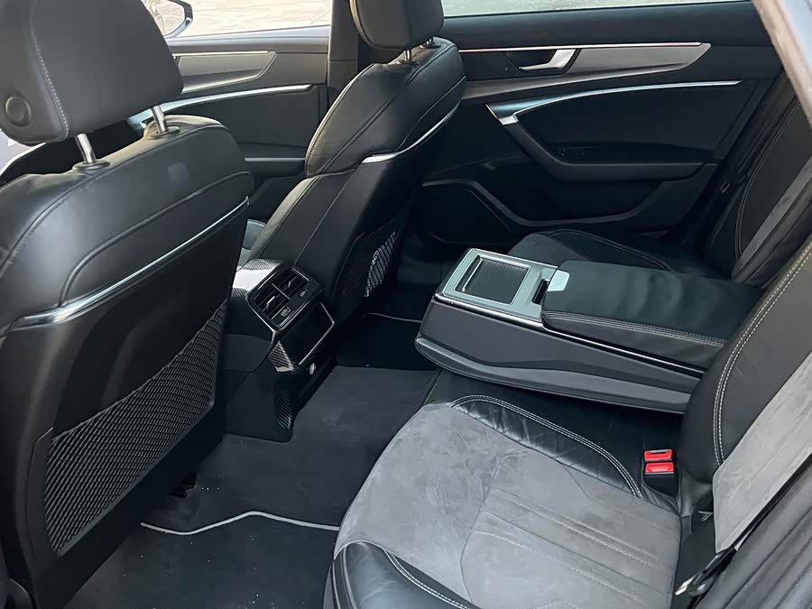 Audi A6L 2021, фото 5