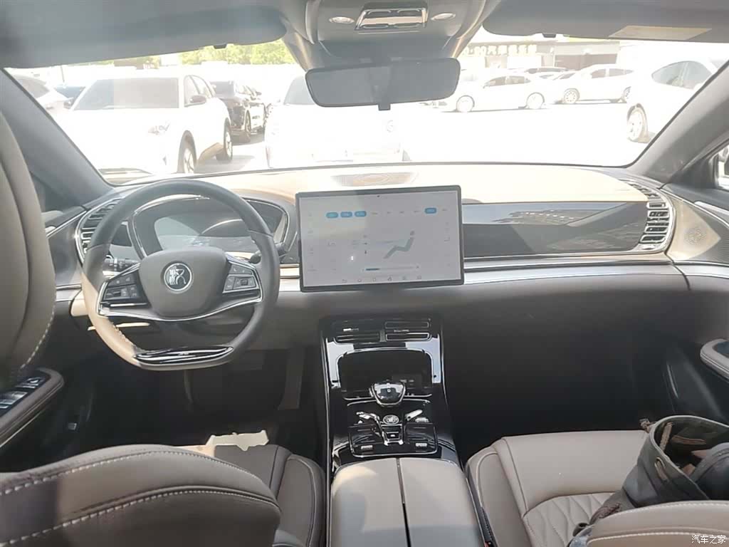 BYD Han, 2023 10