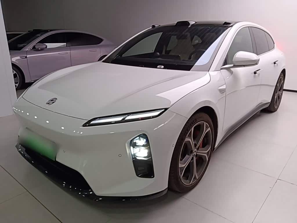 NIO ET5