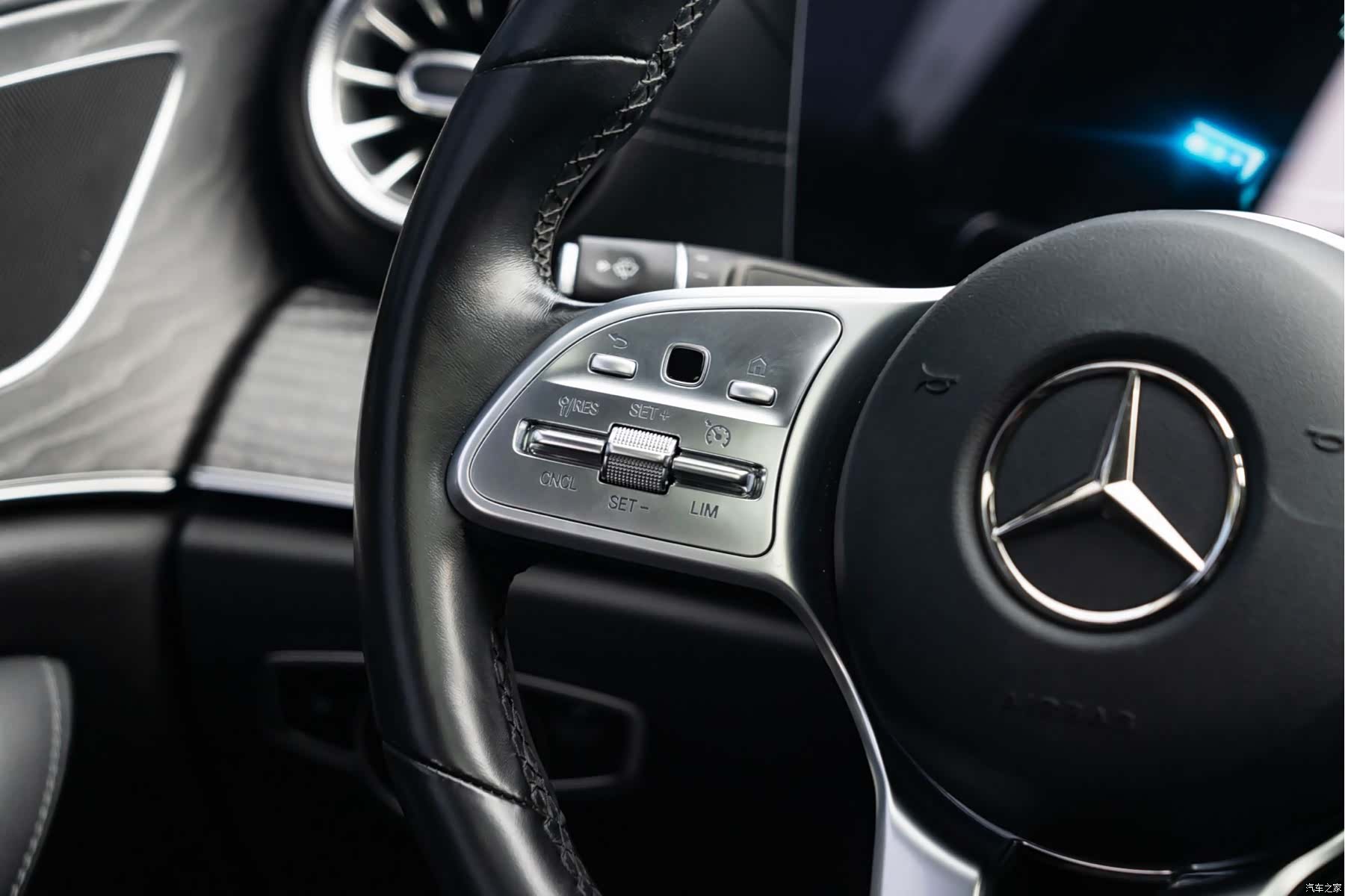 Mercedes-Benz CLS, 2022 10