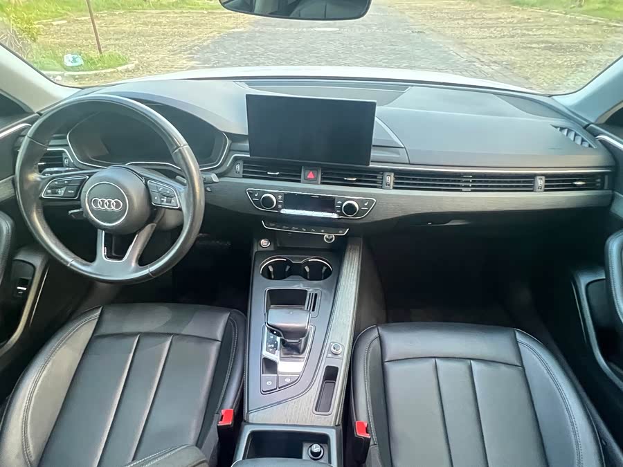 Audi A4L 2022, фото 13