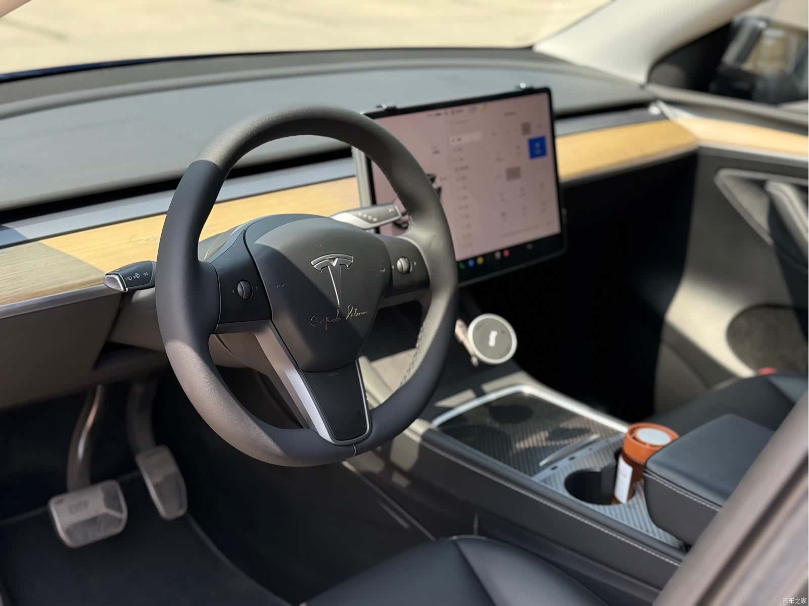 Tesla Model Y, 2023 13