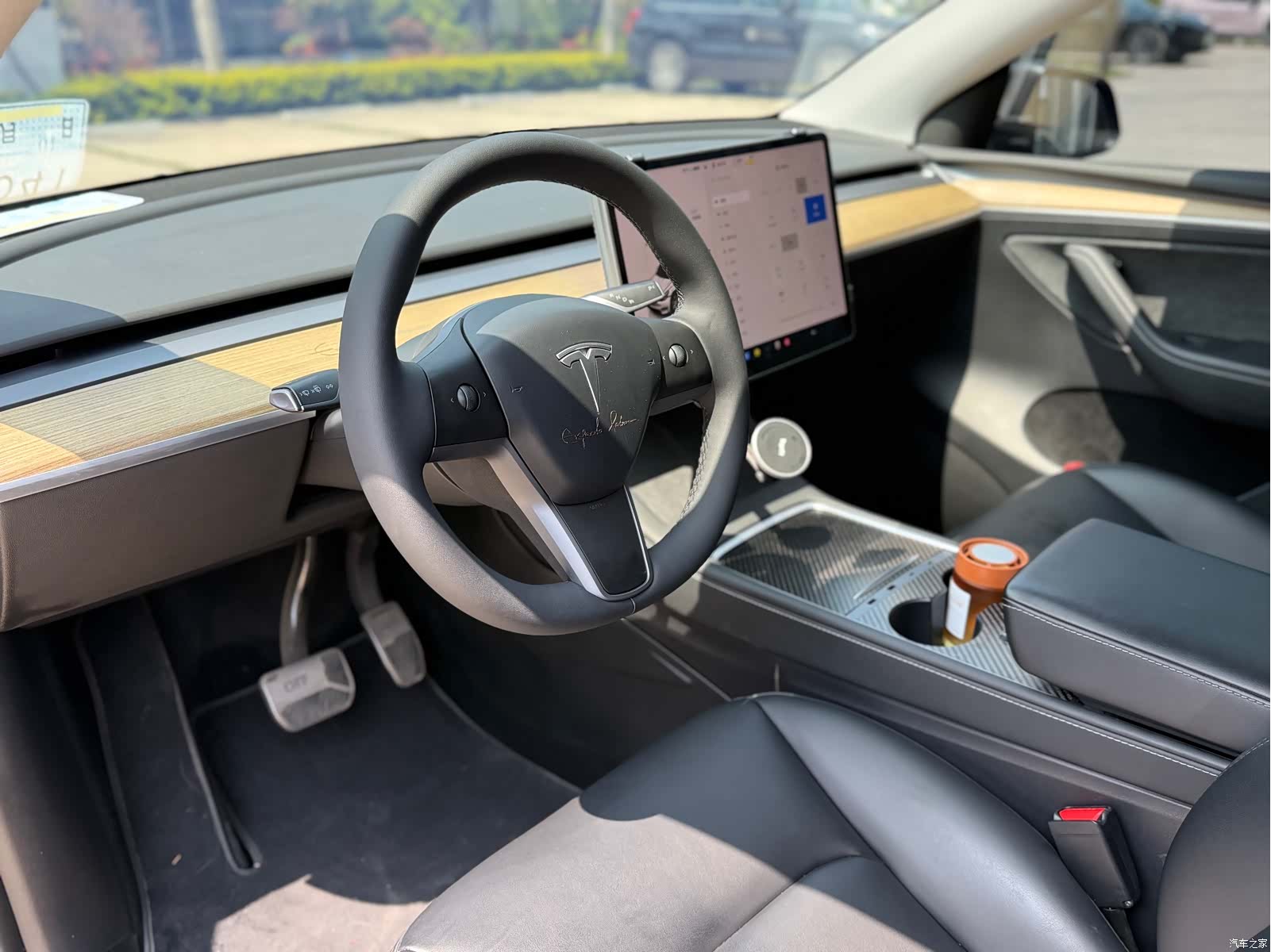 Tesla Model Y, 2023 15