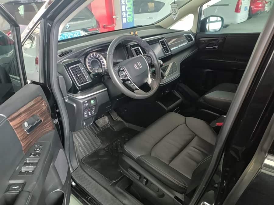 Honda Elysion 2018, фото 15