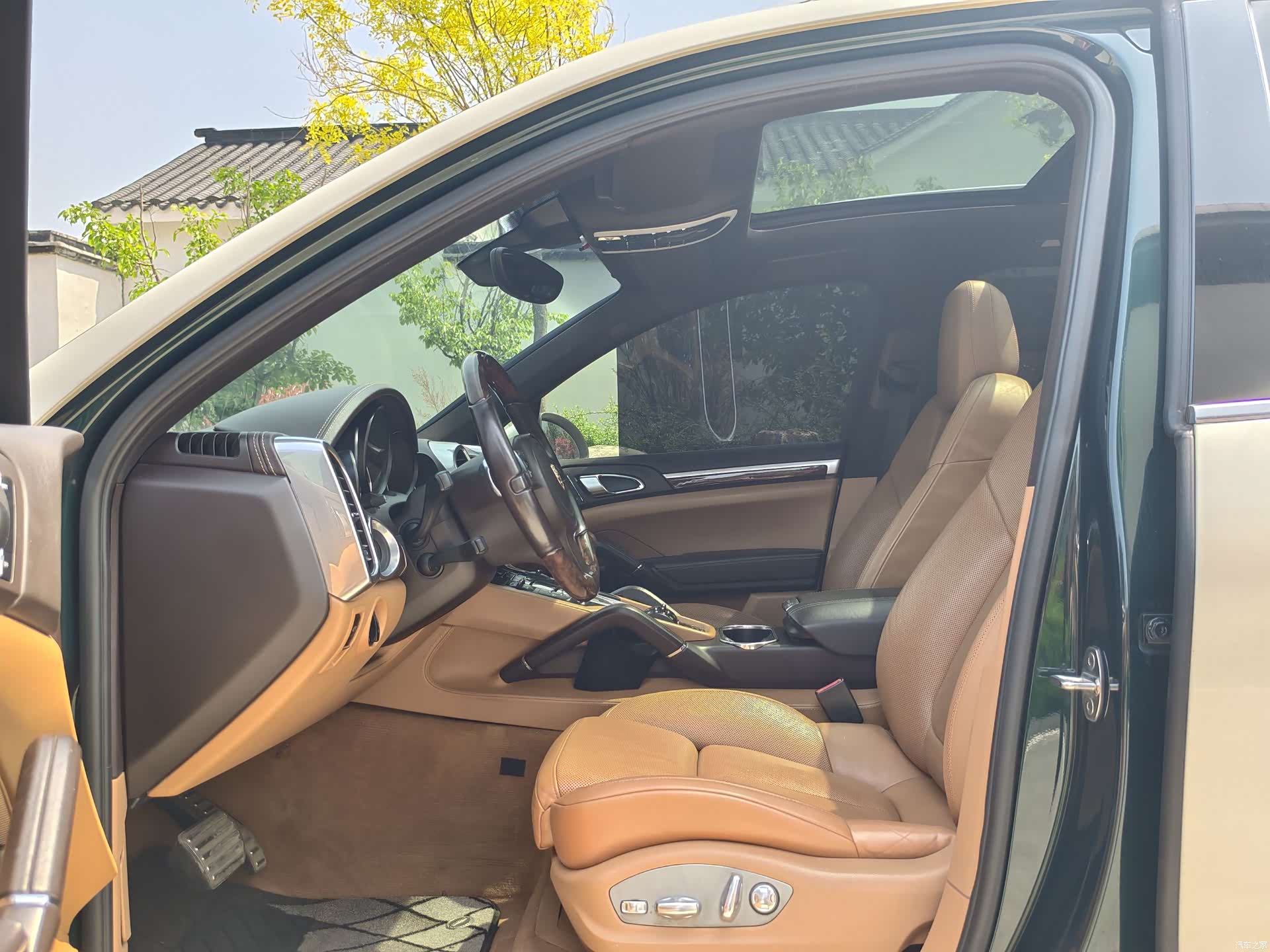 Porsche Cayenne, 2012 11