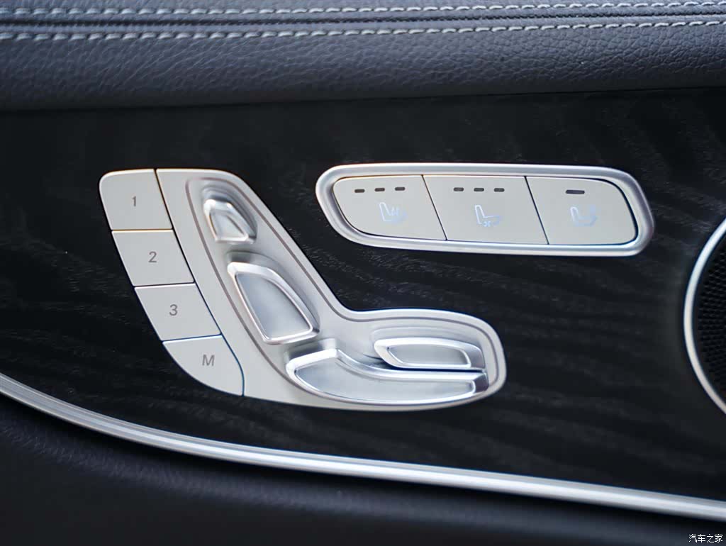 Mercedes-Benz E-Class, 2024 27