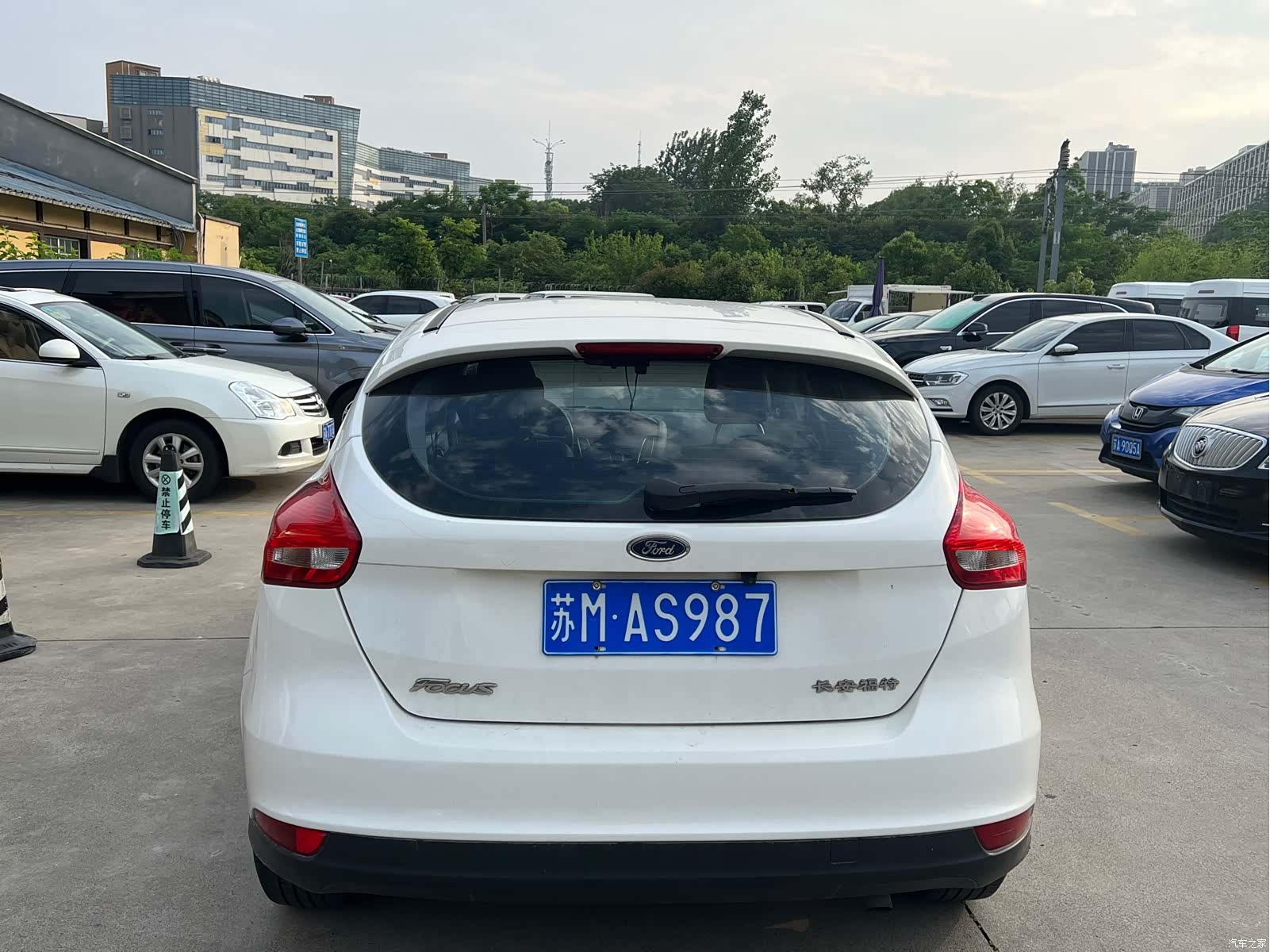 Ford Focus, 2016 10