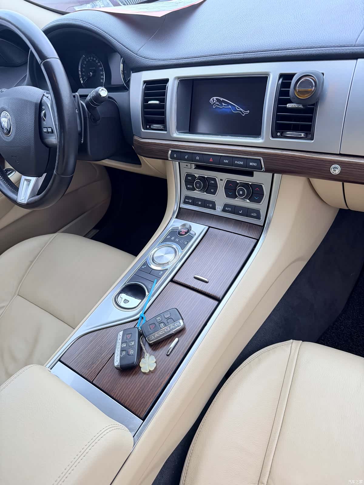 Jaguar XF, 2015 16