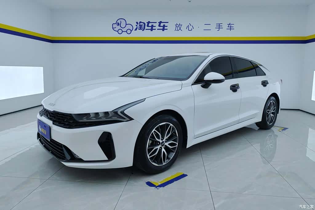 Kia K5, 2022 1