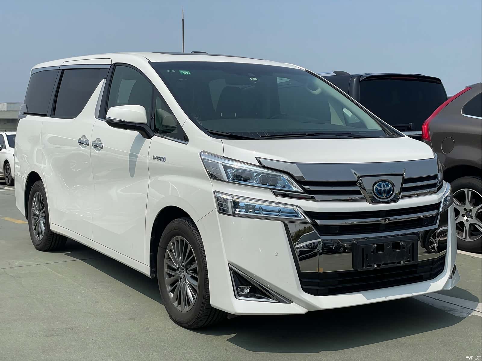 Toyota Vellfire, 2020 3
